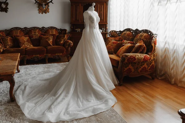 How to Care for Your Wedding Dresses